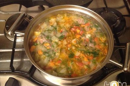 Щи из свежей капусты с фрикадельками