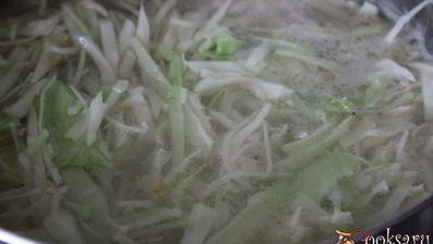 щи из свежей капусты с нутом