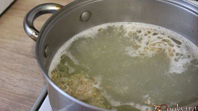 щи из свежей капусты с пшеничной крупой