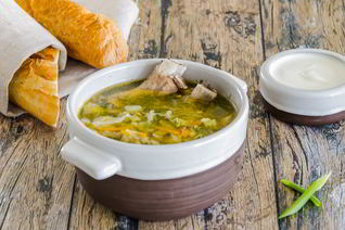 Щи из свежей капусты со свининой