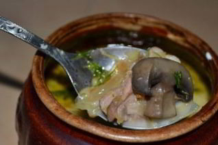 Щи по-боярски co сметаной