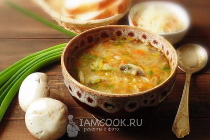 Щи с квашеной капустой и грибами