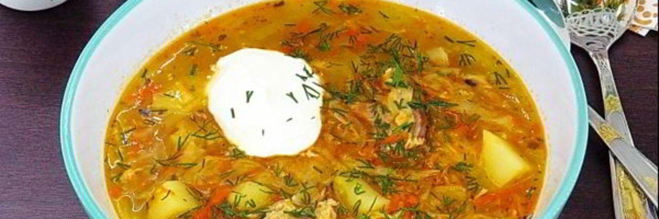 Щи с рыбными консервами в мультиварке