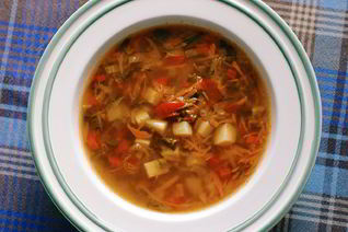 Вегетарианские щи со шпинатом