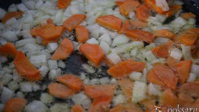 зеленые летние щи со сметаной