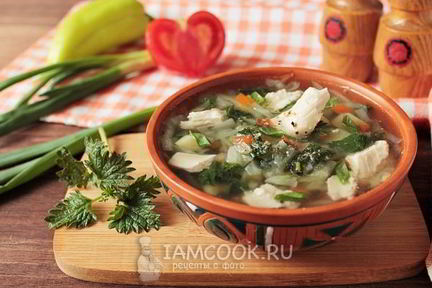 Зеленые щи с капустой и крапивой