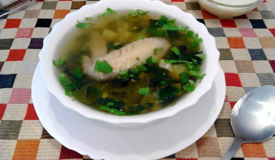 Рецепт зеленых щей с крапивой и щавелем с яйцом