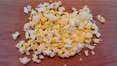 зеленые щи с крапивой и щавелем с яйцом