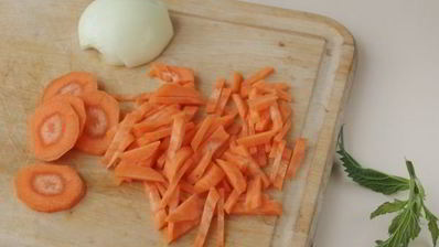 зеленые щи с крапивой и щавелем