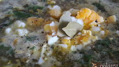 зеленые весенние щи с фрикадельками