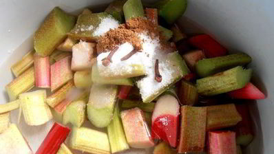 сладкий суп из ревеня с клецками