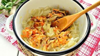 капустная солянка с грибами