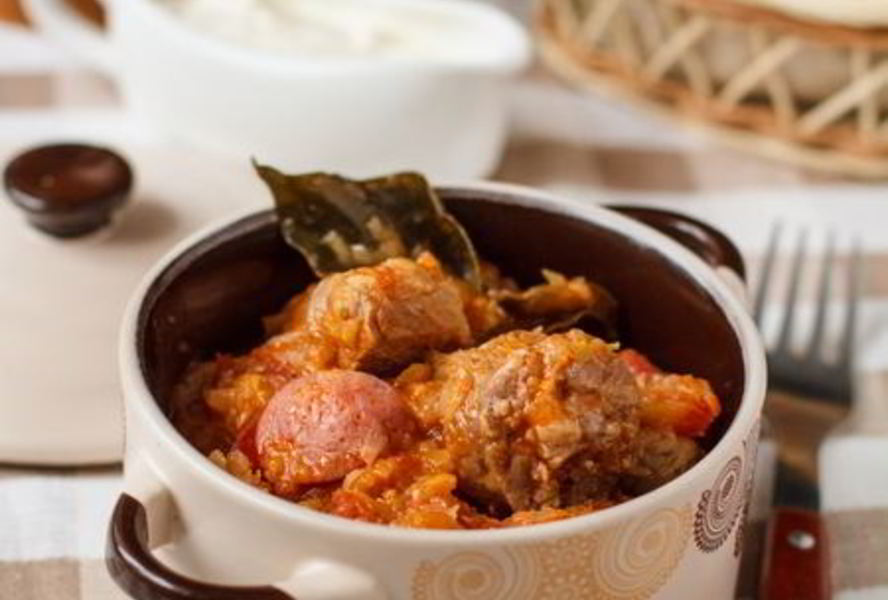 Капустная солянка с мясом