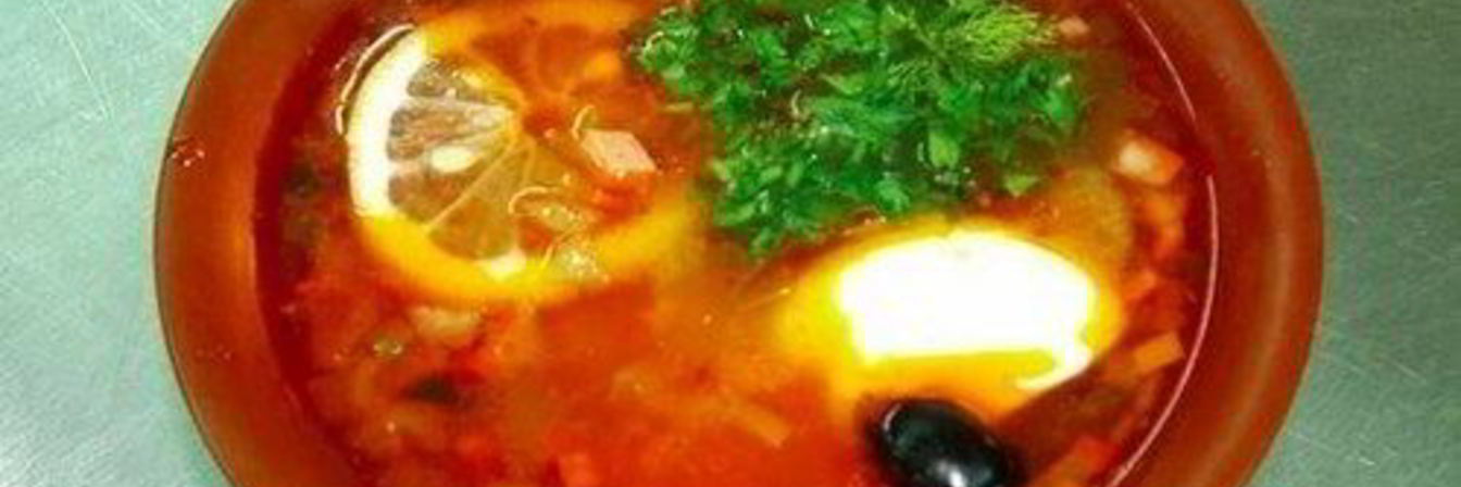 Классическая сборная солянка с каперсами