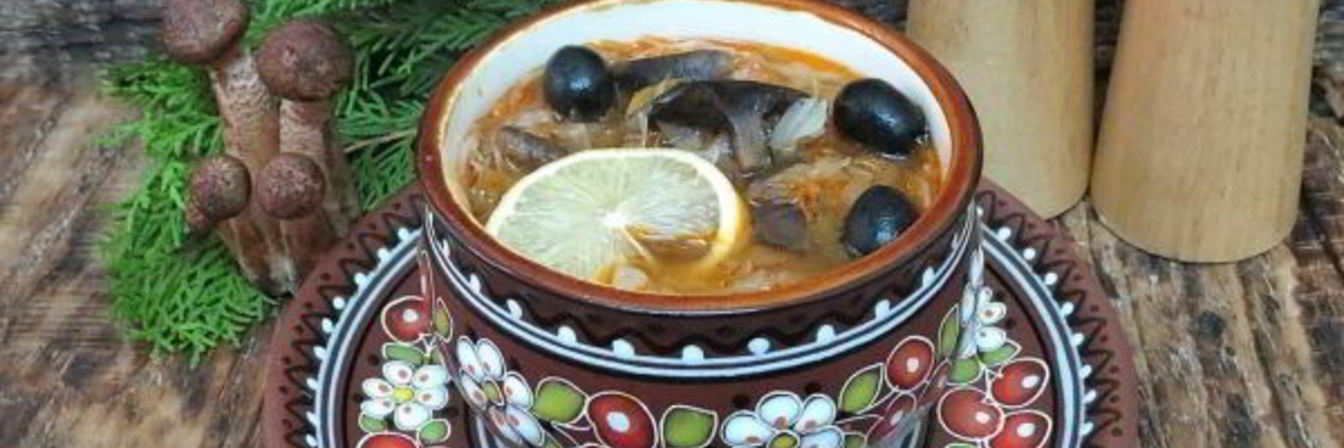 Постная солянка с грибами и капустой