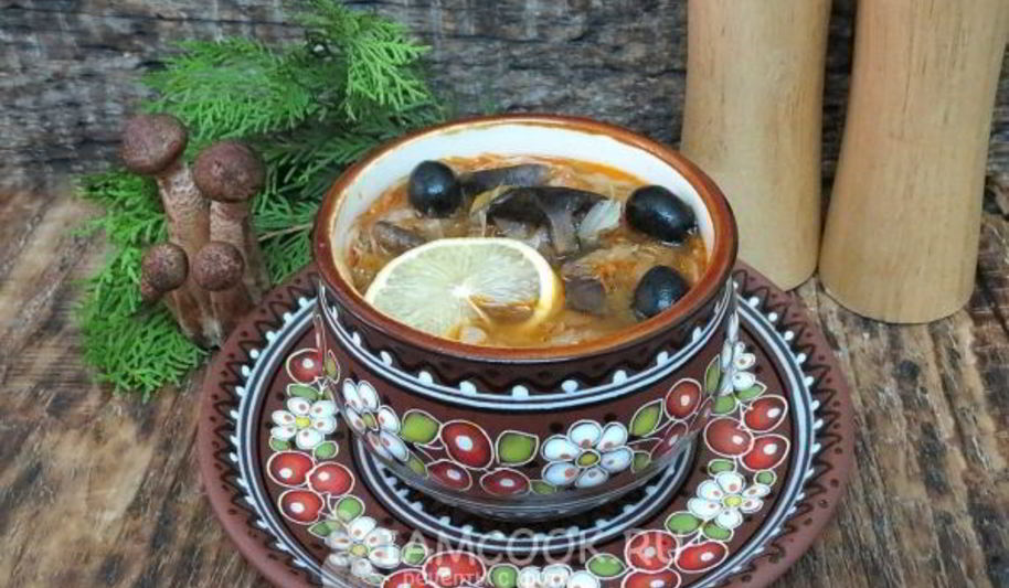 Рецепт постной солянки с грибами и капустой