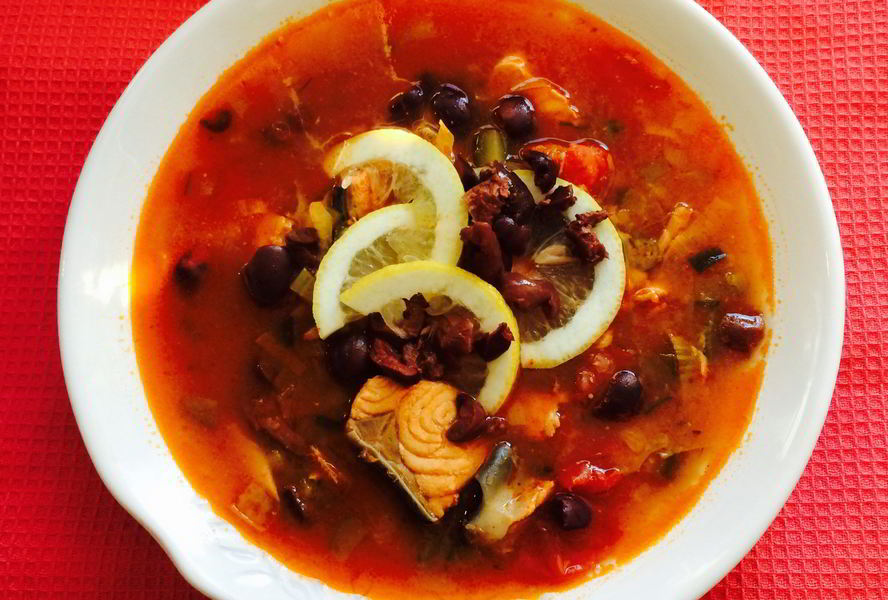 Рыбная солянка из трех видов лососевых