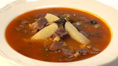 сборная солянка на говяжьем бульоне