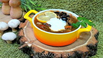 солянка грибная с огурцами