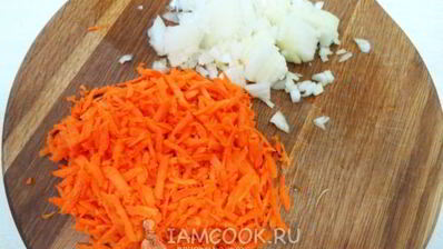 солянка грибная с огурцами