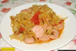 Солянка из капусты с сосисками