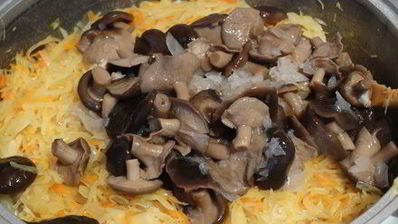 солянка из квашенной капусты с грибами