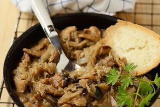 Солянка из квашеной капусты с грибами