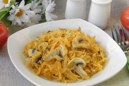 Солянка из свежей капусты с грибами