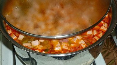 солянка классическая с колбасой