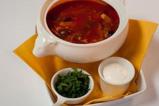 Солянка мясная с каперсами