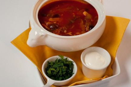 Солянка мясная с каперсами