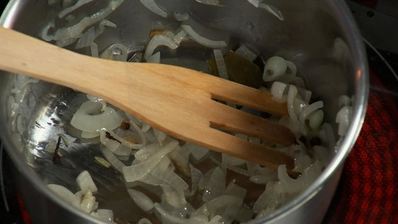 солянка мясная с каперсами