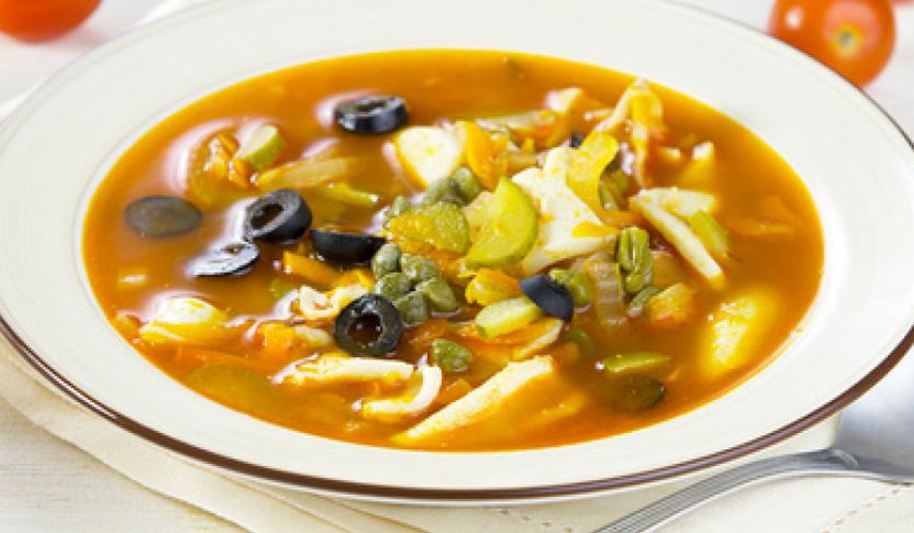 Рецепт солянки с кальмаром, оливками и овощами