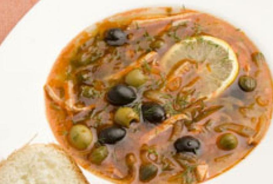 Солянка с копченой курицей