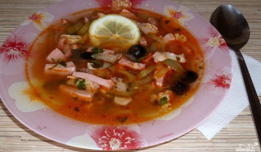 Рецепт солянки с мясом и колбасой