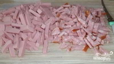 солянка с мясом и колбасой