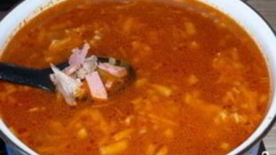 солянка с мясом и колбасой