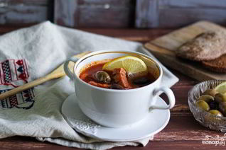 Солянка с оливками