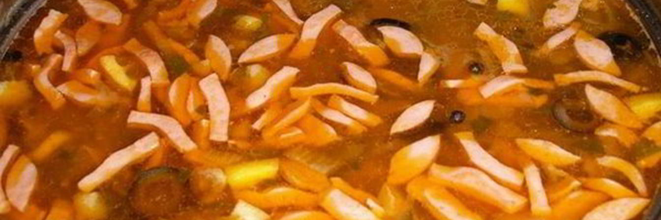 Солянка с опятами и куриным сердцем