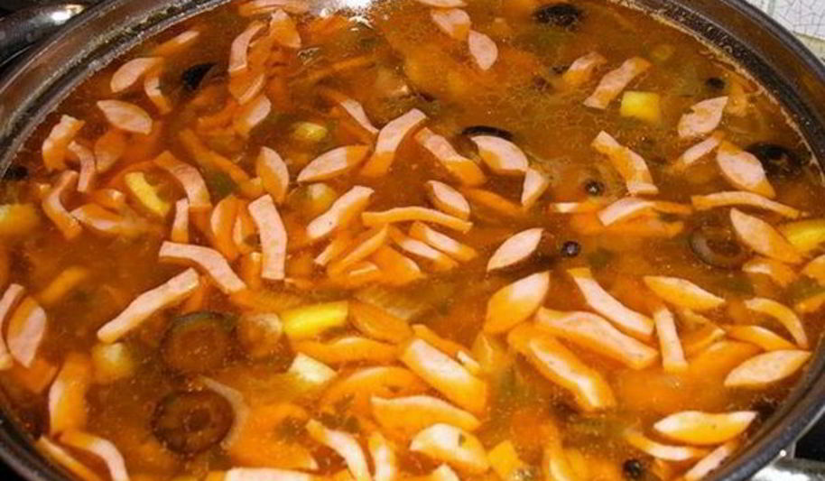 Рецепт солянки с опятами и куриным сердцем