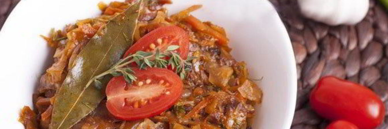 Солянка с сосиской из свежей капусты