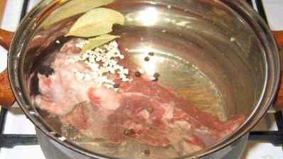 солянка в горшочке