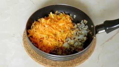 суп солянка с оливками и колбасой