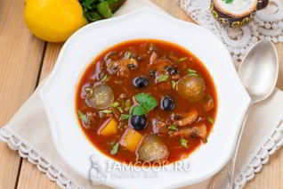 Вегетарианская грибная солянка