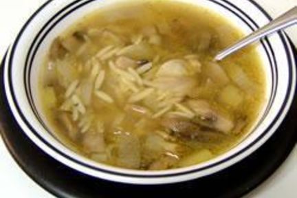 Суп из грибов и лука-порея