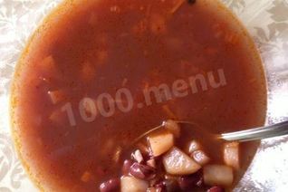 Суп из красной фасоли в томатном соусе