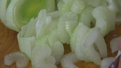 суп из нута с беконом и розмарином