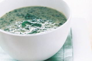 Суп из шпината с кокосовым молоком