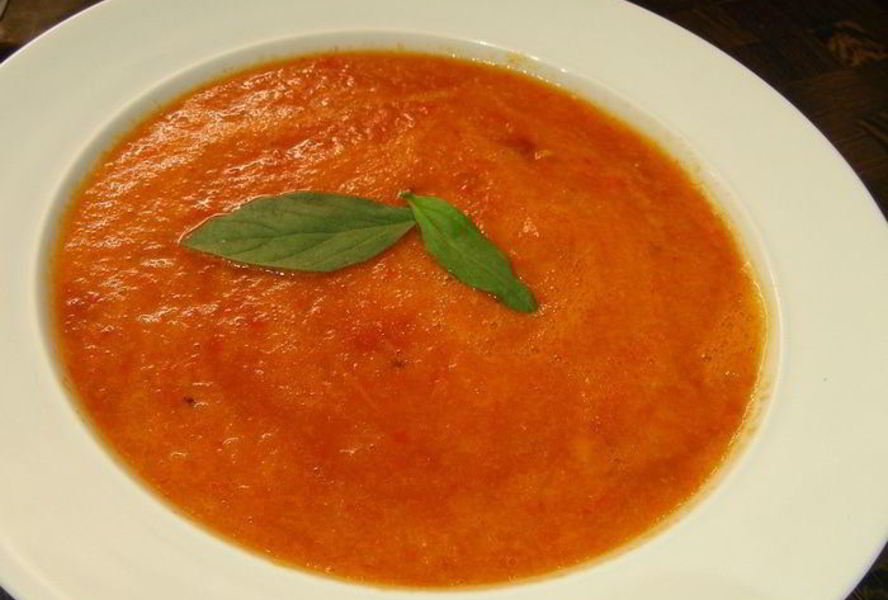 Суп из запеченных перцев с апельсиновым соком и тмином