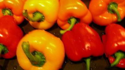 суп из запеченных перцев с апельсиновым соком и тмином